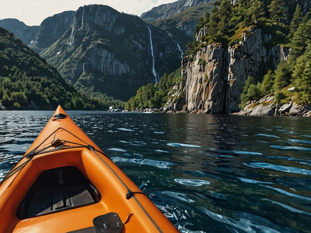 Auf dem Bild sieht man ein orangefarbenes Kajak, das auf einem ruhigen Gewässer paddelt, umgeben von beeindruckenden Bergen und felsigen Ufern. 

Besondere Erlebnisse rund um Preikestolen könnten eine Kajaktour in den Fjorden sein, bei der man die majestätische Landschaft aus einer einzigartigen Perspektive genießen kann. Die Stille des Wassers, kombiniert mit den beeindruckenden Klippen und der üppigen Vegetation, sorgt für unvergessliche Momente. 

Ein weiteres Highlight ist die Wanderung zum Preikestolen selbst, wo man mit einem atemberaubenden Blick über den Lysefjord belohnt wird. Viele Besucher berichten von dem Gefühl der Freiheit und der Verbundenheit zur Natur, das man in dieser einzigartigen Umgebung erlebt.